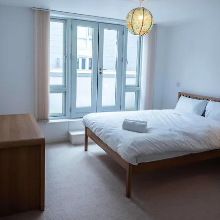 Apartamento Two Bedroom Flat With Parking In Deanery Road Bristol